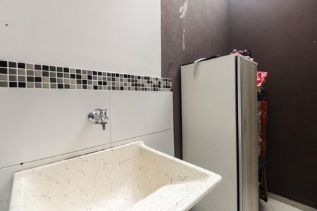 Casa de condomínio à venda com 60m², 2 quartos e 1 vagaÁrea de Serviço 