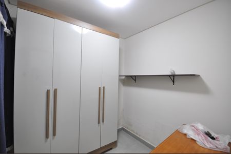 Quarto 2 de apartamento para alugar com 2 quartos, 46m² em Parque Vitoria, São Paulo