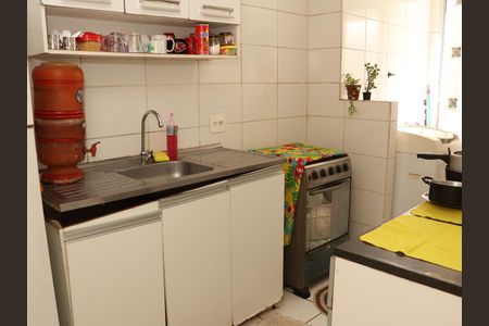 Cozinha de apartamento para alugar com 2 quartos, 50m² em Jardim Maria Inês, Aparecida de Goiânia