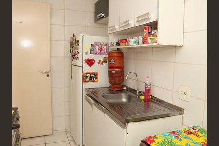 Cozinha de apartamento para alugar com 2 quartos, 50m² em Jardim Maria Inês, Aparecida de Goiânia