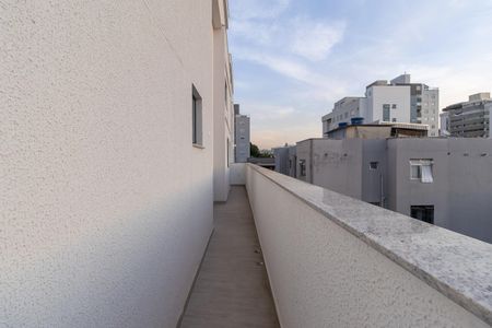 Apartamento à venda com 87m², 2 quartos e 2 vagasVaranda