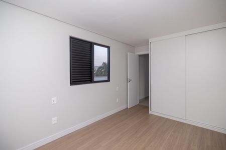 Apartamento à venda com 87m², 2 quartos e 2 vagasQuarto 2