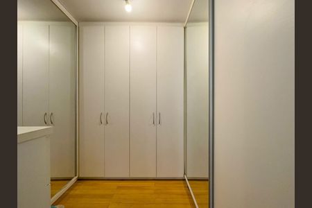 Casa de condomínio à venda com 500m², 4 quartos e 4 vagas