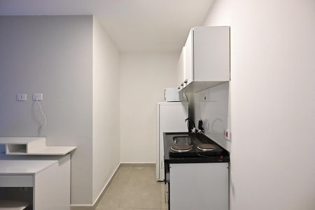 Cozinha de kitnet/studio para alugar com 1 quarto, 25m² em Jardim Peri Peri, São Paulo