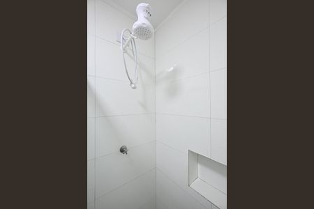 Banheiro de kitnet/studio para alugar com 1 quarto, 25m² em Jardim Peri Peri, São Paulo