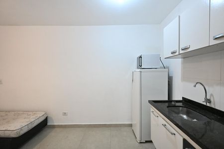Cozinha de kitnet/studio para alugar com 1 quarto, 25m² em Jardim Peri Peri, São Paulo