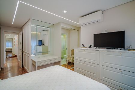 Apartamento à venda com 154m², 4 quartos e 2 vagas Apartamento à venda com 154m², 4 quartos e 2 vagasSuíte 1