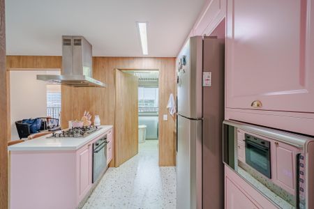 Apartamento à venda com 154m², 4 quartos e 2 vagas Apartamento à venda com 154m², 4 quartos e 2 vagasCozinha