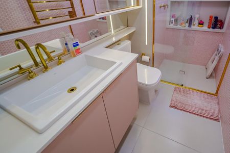 Apartamento à venda com 154m², 4 quartos e 2 vagas Apartamento à venda com 154m², 4 quartos e 2 vagasBanheiro da Suíte 2