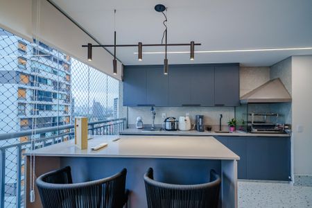 Apartamento à venda com 154m², 4 quartos e 2 vagas Apartamento à venda com 154m², 4 quartos e 2 vagasVaranda