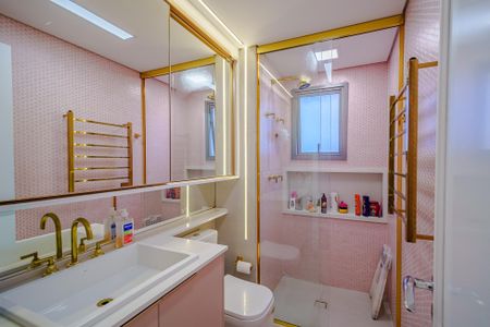 Apartamento à venda com 154m², 4 quartos e 2 vagas Apartamento à venda com 154m², 4 quartos e 2 vagasBanheiro da Suíte 2