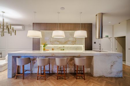 Apartamento à venda com 154m², 4 quartos e 2 vagas Apartamento à venda com 154m², 4 quartos e 2 vagasÁrea comum - Salão de festas