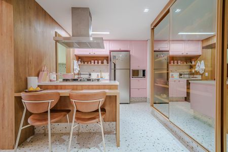 Apartamento à venda com 154m², 4 quartos e 2 vagas Apartamento à venda com 154m², 4 quartos e 2 vagasCozinha