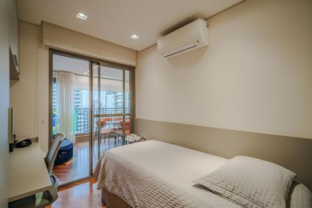 Apartamento à venda com 154m², 4 quartos e 2 vagas Apartamento à venda com 154m², 4 quartos e 2 vagasQuarto