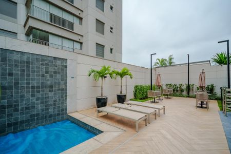 Apartamento à venda com 154m², 4 quartos e 2 vagas Apartamento à venda com 154m², 4 quartos e 2 vagasÁrea comum - Piscina
