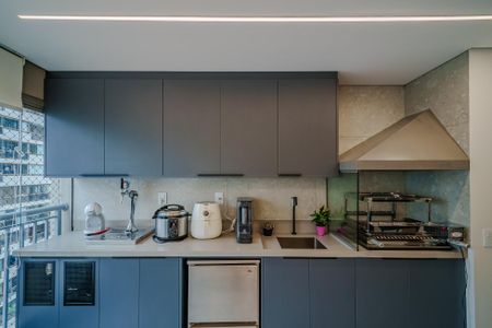 Apartamento à venda com 154m², 4 quartos e 2 vagas Apartamento à venda com 154m², 4 quartos e 2 vagasVaranda