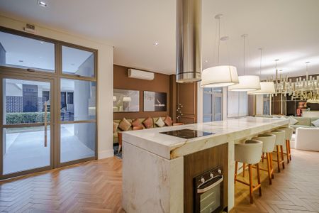 Apartamento à venda com 154m², 4 quartos e 2 vagas Apartamento à venda com 154m², 4 quartos e 2 vagasÁrea comum - Salão de festas