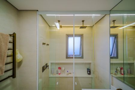 Apartamento à venda com 154m², 4 quartos e 2 vagas Apartamento à venda com 154m², 4 quartos e 2 vagasBanheiro da Suíte 1