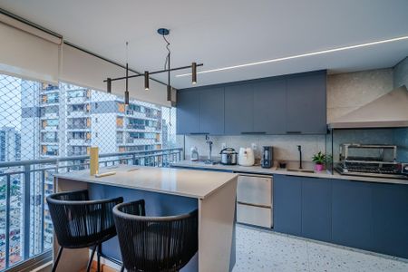 Apartamento à venda com 154m², 4 quartos e 2 vagas Apartamento à venda com 154m², 4 quartos e 2 vagasVaranda