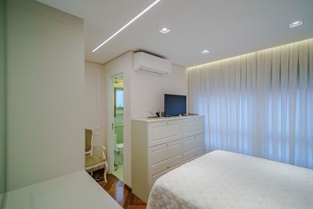 Apartamento à venda com 154m², 4 quartos e 2 vagas Apartamento à venda com 154m², 4 quartos e 2 vagasSuíte 1