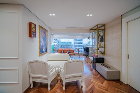 Apartamento à venda com 154m², 4 quartos e 2 vagas Apartamento à venda com 154m², 4 quartos e 2 vagasSala