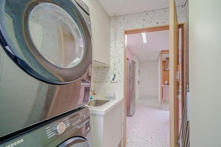 Apartamento à venda com 154m², 4 quartos e 2 vagas Apartamento à venda com 154m², 4 quartos e 2 vagasÁrea de Serviço