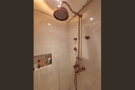 Apartamento à venda com 62m², 2 quartos e 1 vaga Apartamento à venda com 62m², 2 quartos e 1 vagaBanheiro da Suíte