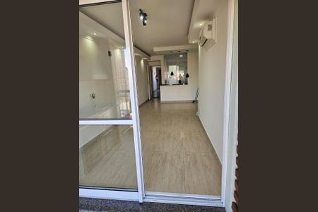 Apartamento à venda com 82m², 3 quartos e 2 vagas Apartamento à venda com 82m², 3 quartos e 2 vagasVaranda
