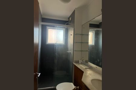 Banheiro de apartamento para alugar com 2 quartos, 67m² em Petrópolis, Porto Alegre