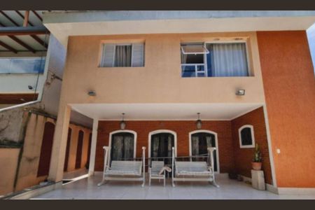 Casa à venda com 200m², 3 quartos e sem vagaFoto 01