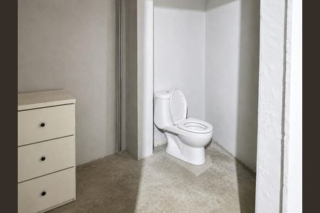 Banheiro de serviço de casa para alugar com 2 quartos, 90m² em Alto da Boa Vista, Mauá