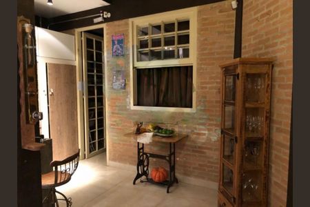 Casa à venda com 4 quartos, 280m² em Jardim Marajoara, São Paulo