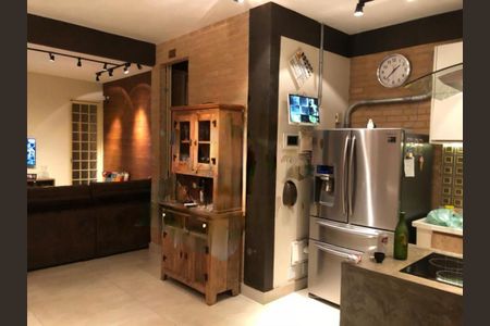 Casa à venda com 4 quartos, 280m² em Jardim Marajoara, São Paulo