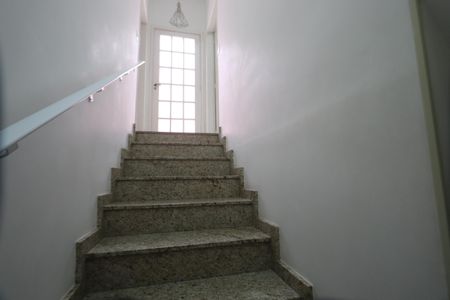 Casa à venda com 175m², 3 quartos e 4 vagasEscada