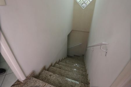 Casa à venda com 175m², 3 quartos e 4 vagasEscada