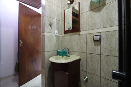 Casa à venda com 175m², 3 quartos e 4 vagasBanheiro da Suíte 1