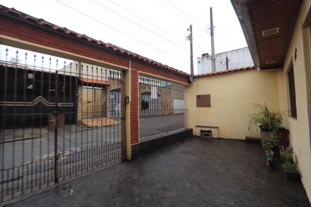 Casa à venda com 175m², 3 quartos e 4 vagasFrente
