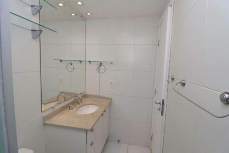 Apartamento para alugar com 72m², 2 quartos e 2 vagas Apartamento para alugar com 72m², 2 quartos e 2 vagasBanheiro