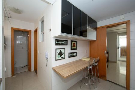 Apartamento para alugar com 110m², 3 quartos e 2 vagasCOZINHA