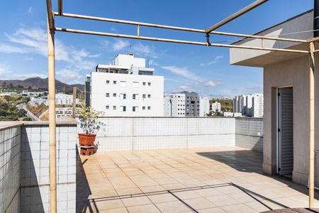 Apartamento para alugar com 180m², 3 quartos e 3 vagas Apartamento para alugar com 180m², 3 quartos e 3 vagasCobertura