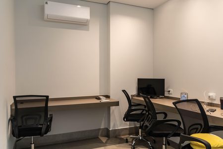 Apartamento para alugar com 180m², 3 quartos e 3 vagas Apartamento para alugar com 180m², 3 quartos e 3 vagasHome Office