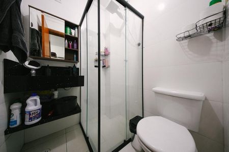 Apartamento à venda com 40m², 2 quartos e sem vaga Apartamento à venda com 40m², 2 quartos e sem vagaBanheiro