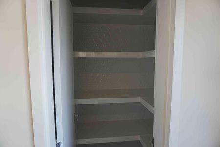 Casa de condomínio à venda com 177m², 2 quartos e 2 vagas Casa de condomínio à venda com 177m², 2 quartos e 2 vagasDespensa