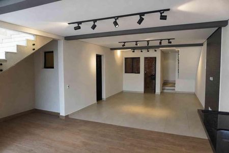 Casa de condomínio à venda com 177m², 2 quartos e 2 vagas Casa de condomínio à venda com 177m², 2 quartos e 2 vagasÁrea Gourmet - Piso inferior