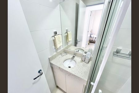 Apartamento à venda com 45m², 2 quartos e 1 vaga Apartamento à venda com 45m², 2 quartos e 1 vagaBanheiro
