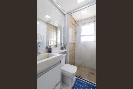 Banheiro de apartamento à venda com 2 quartos, 47m² em Vila Curuçá, São Paulo