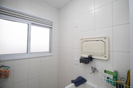 Apartamento para alugar com 65m², 3 quartos e 1 vagaÁrea de Serviço