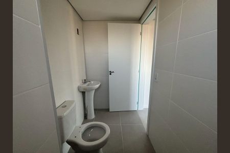 Apartamento para alugar com 57m², 2 quartos e 1 vaga Apartamento para alugar com 57m², 2 quartos e 1 vagaBanheiro social