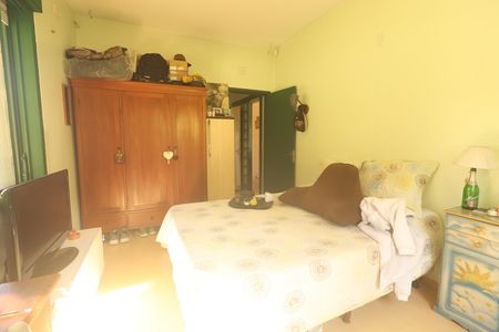 Casa à venda com 330m², 6 quartos e 2 vagasQuarto 01