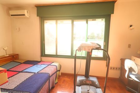 Casa à venda com 330m², 6 quartos e 2 vagasQuarta 04